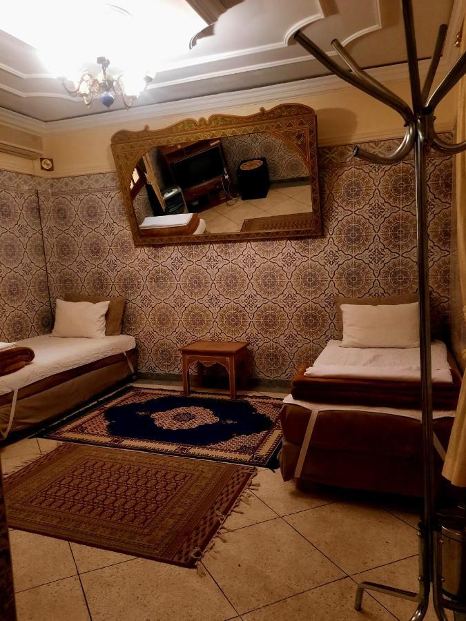 Stay With Low Budget Marrakesh Bagian luar foto