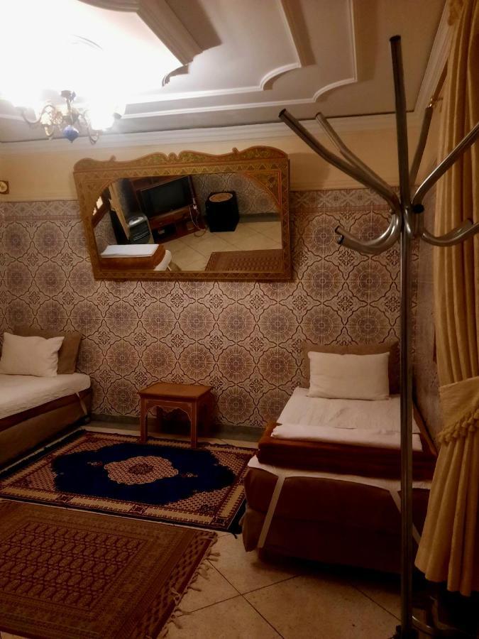Stay With Low Budget Marrakesh Bagian luar foto