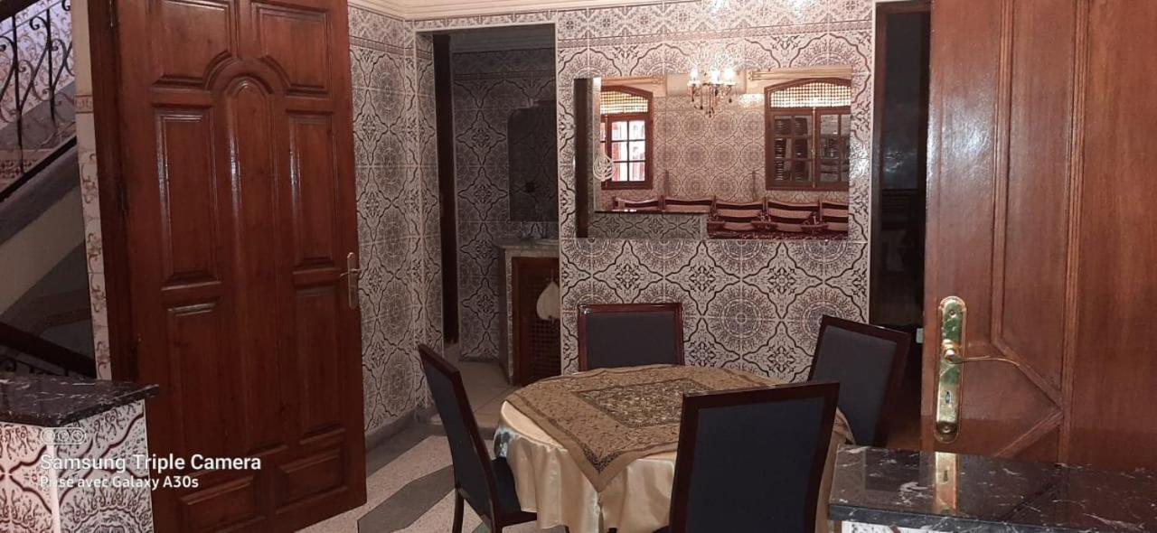 Stay With Low Budget Marrakesh Bagian luar foto