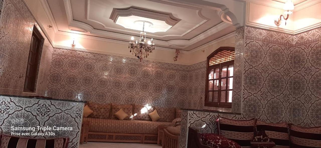 Stay With Low Budget Marrakesh Bagian luar foto